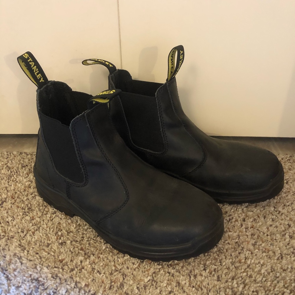 Size 8 black Stanley boot